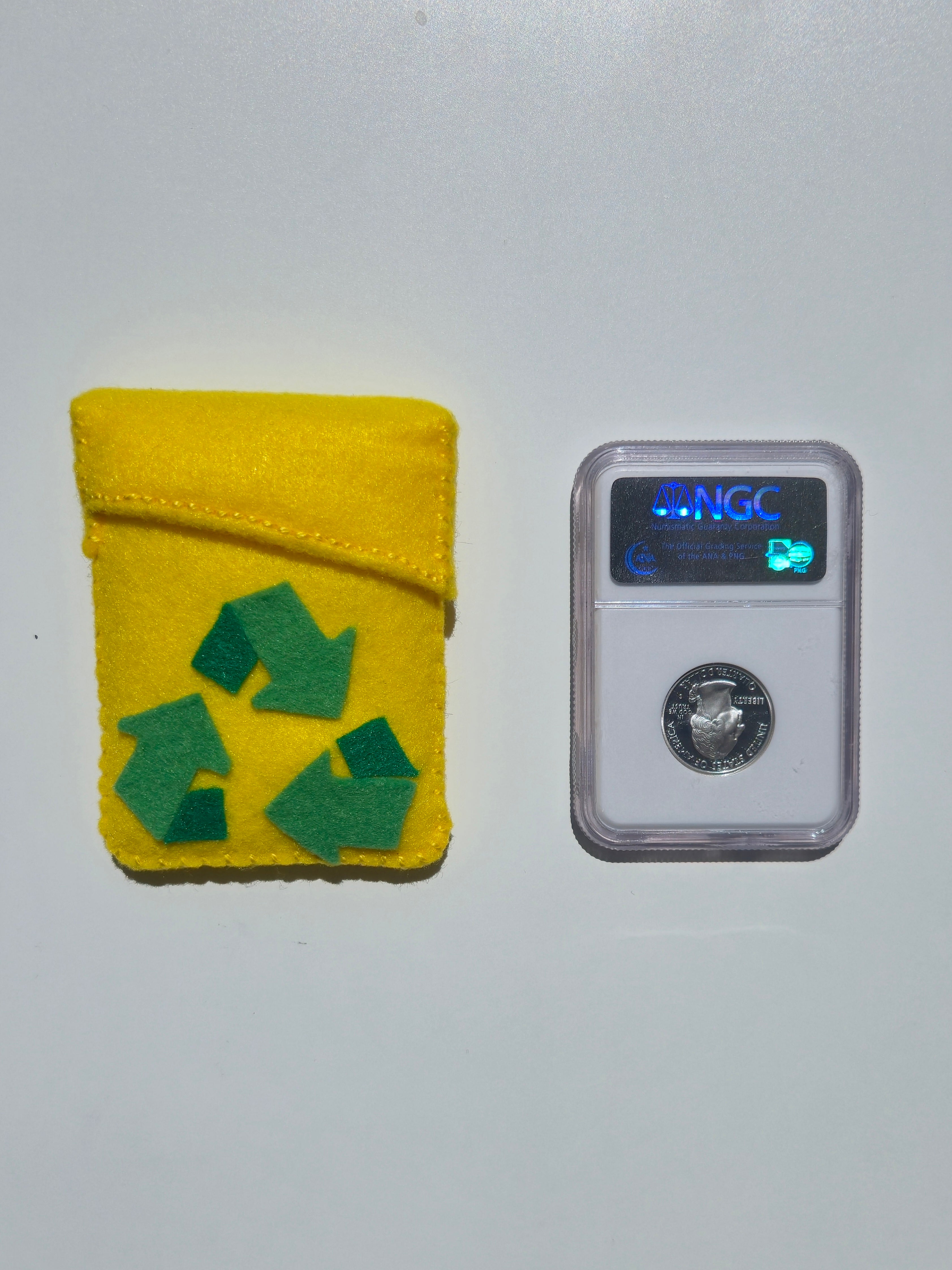 Clab Sleeve (Recycle Emblem)